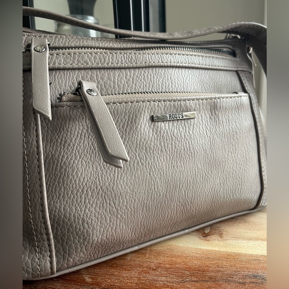 Roots Grey / Taupe Leather Crossbody Bag - Picture 3 of 5